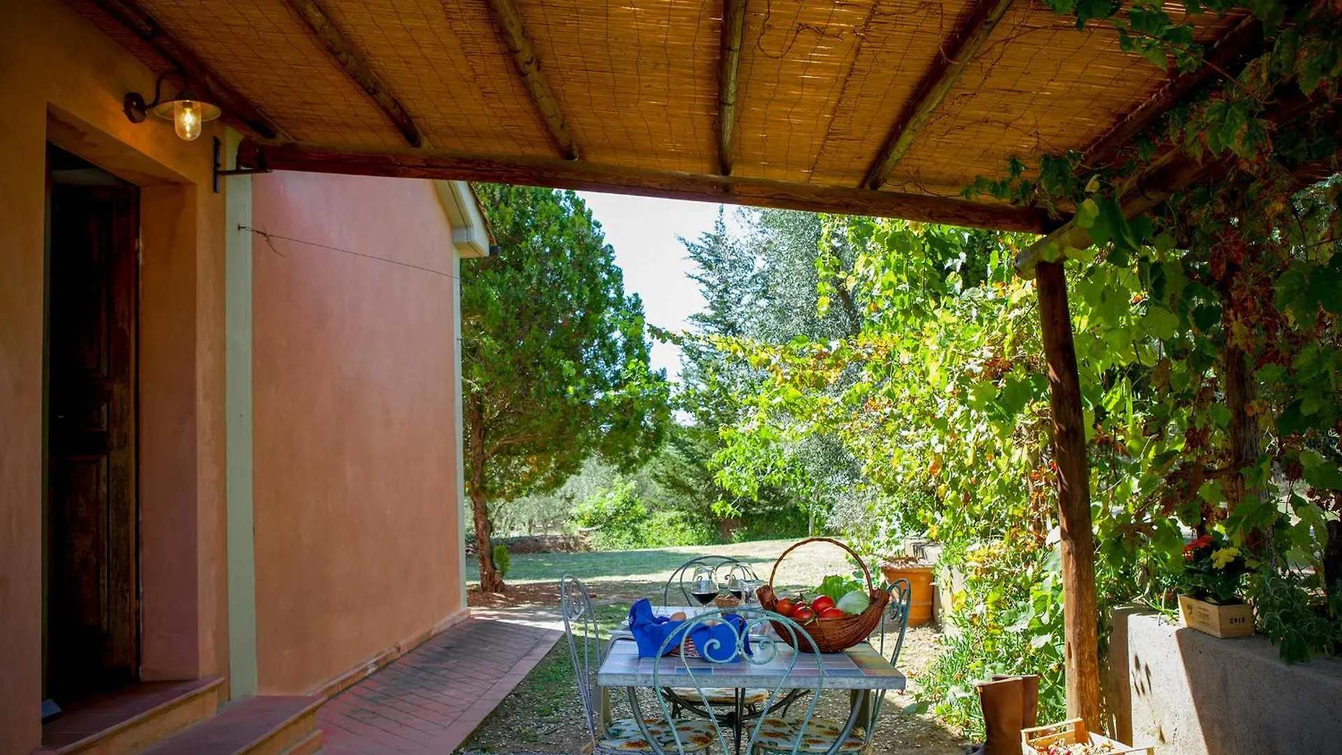 Agriturismo Tra Gli Ulivi, Chiappini Winery Bolgheri Italien