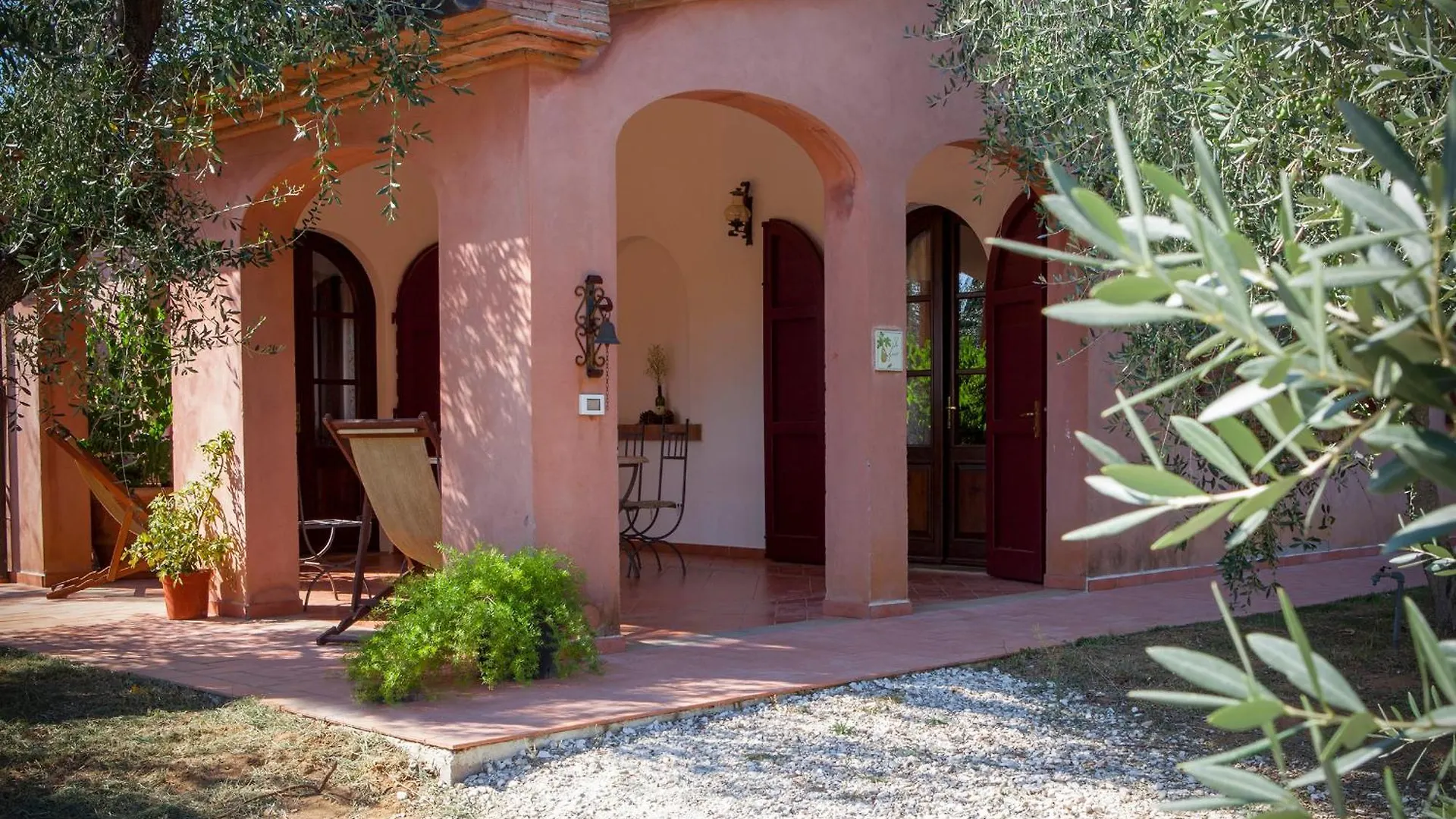 Agriturismo Tra Gli Ulivi, Chiappini Winery Bolgheri 0*,  Italien