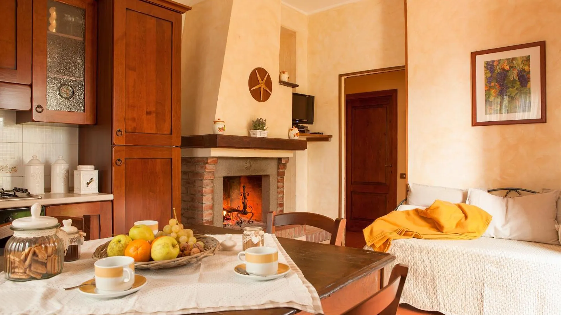 Agriturismo Tra Gli Ulivi, Chiappini Winery Bolgheri Farm stay