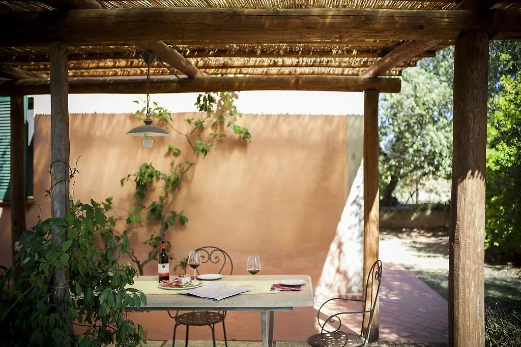 Farm stay Agriturismo Tra Gli Ulivi, Chiappini Winery Bolgheri
