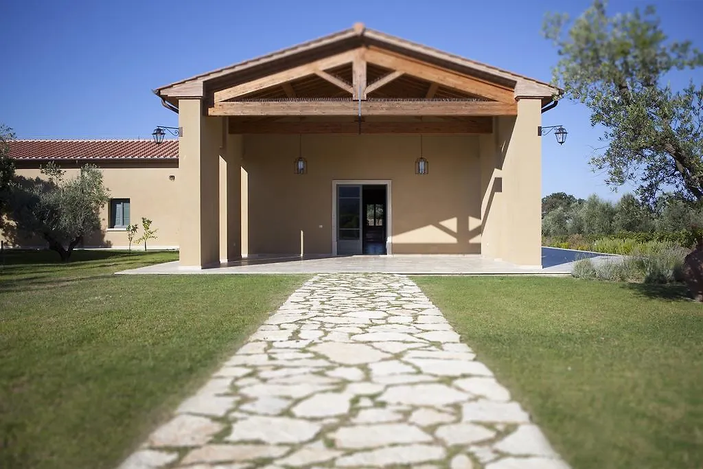 Farm stay Agriturismo Tra Gli Ulivi, Chiappini Winery Bolgheri Italy